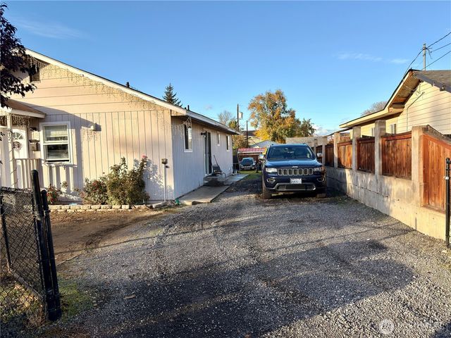 812 Ferry Street, Wenatchee, WA 98801