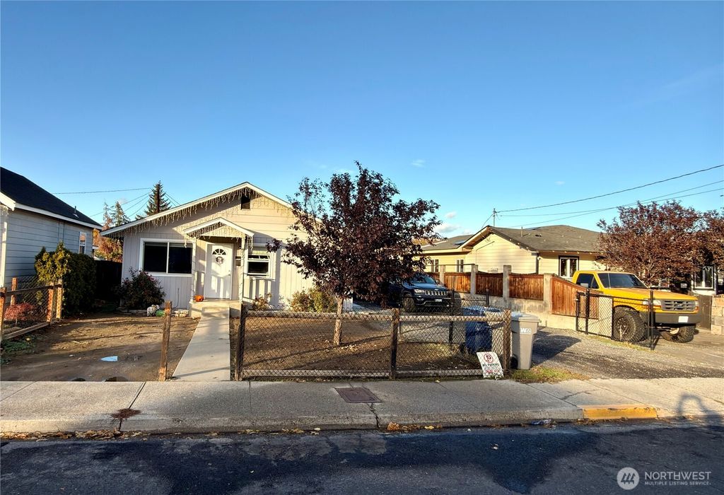 812 Ferry Street, Wenatchee, WA 98801