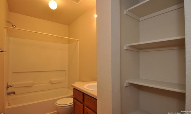 10611 Mathom Landing, Universal City, TX 78148