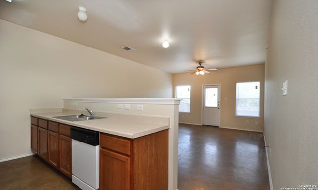 10611 Mathom Landing, Universal City, TX 78148