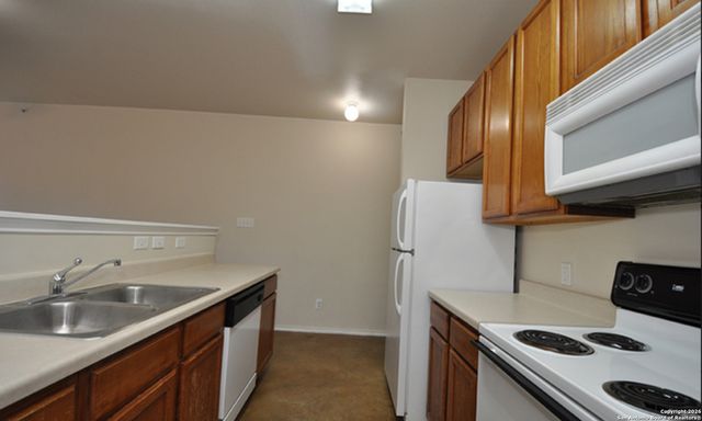 10611 Mathom Landing, Universal City, TX 78148