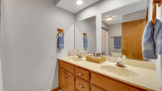 508 James Wittchen Drive, Schererville, IN 46375