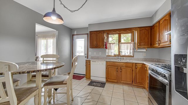 508 James Wittchen Drive, Schererville, IN 46375