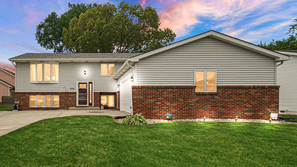 508 James Wittchen Drive, Schererville, IN 46375