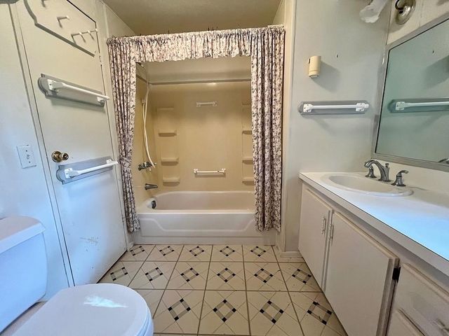 1393 County Road 2103, Weimar, TX 78962