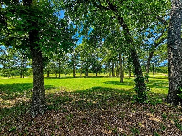 1393 County Road 2103, Weimar, TX 78962