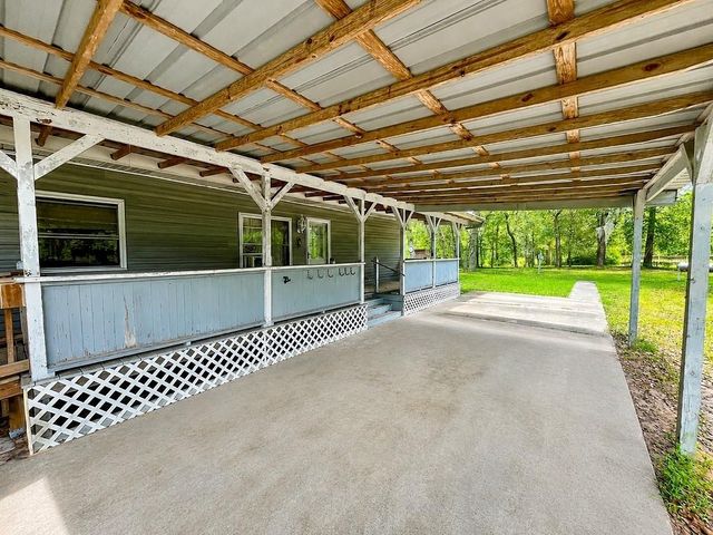 1393 County Road 2103, Weimar, TX 78962