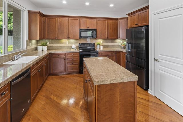 2775 Eagles Peak Ln, Lincoln, CA 95648