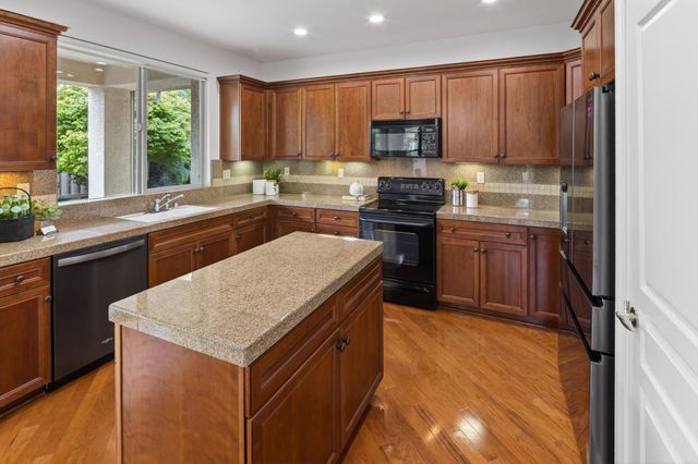 2775 Eagles Peak Ln, Lincoln, CA 95648
