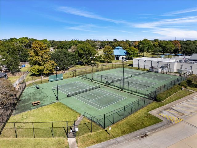 1119 Woodland Drive, El Lago, TX 77586