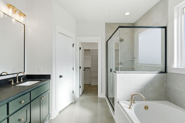 1001 Paramount Drive, Cresson, TX 76035