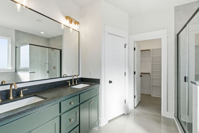 1001 Paramount Drive, Cresson, TX 76035