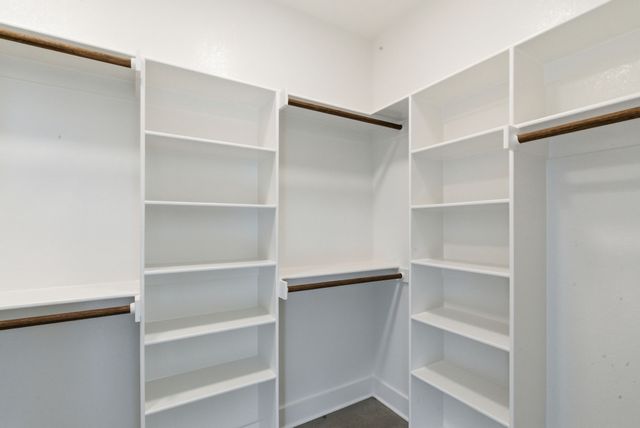 1001 Paramount Drive, Cresson, TX 76035