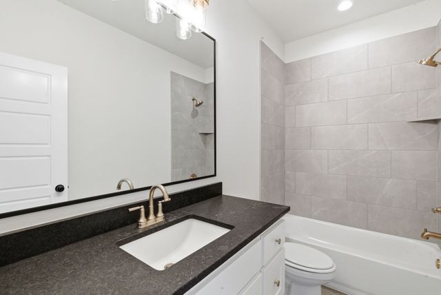 1001 Paramount Drive, Cresson, TX 76035