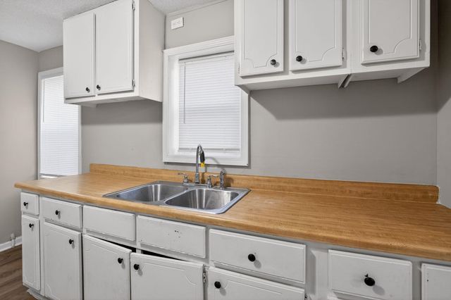 4043 CLEARPOOL CIRCLE RD, Memphis, TN 38118