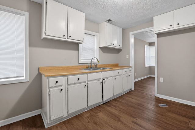 4043 CLEARPOOL CIRCLE RD, Memphis, TN 38118