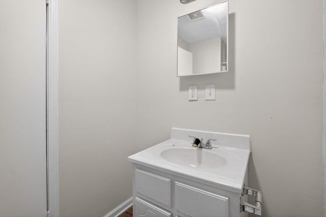 4043 CLEARPOOL CIRCLE RD, Memphis, TN 38118