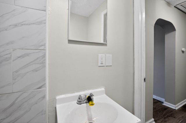 4043 CLEARPOOL CIRCLE RD, Memphis, TN 38118