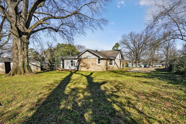 4043 CLEARPOOL CIRCLE RD, Memphis, TN 38118