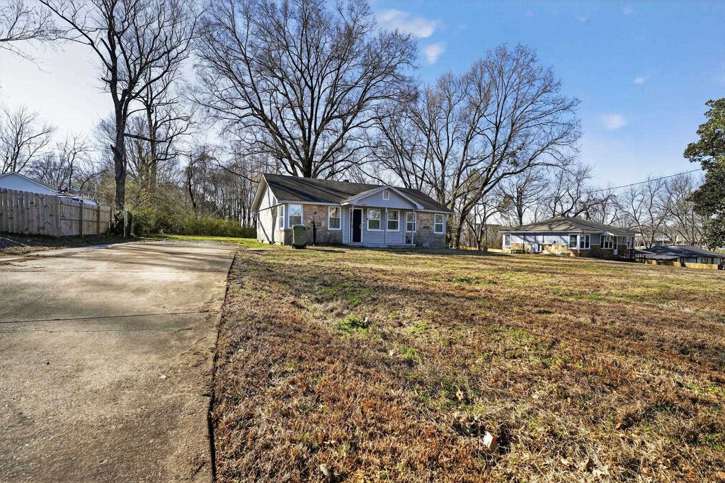 4043 CLEARPOOL CIRCLE RD, Memphis, TN 38118