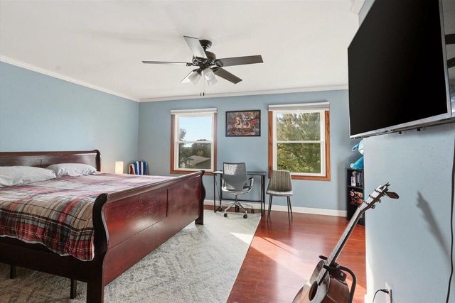 914 Kings Ridge COURT W, West Bend, WI 53090