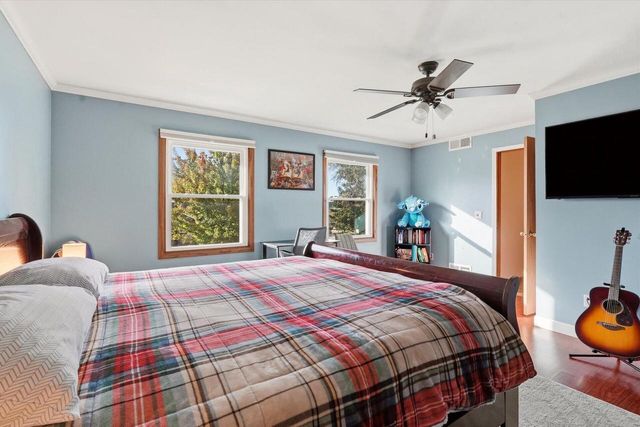 914 Kings Ridge COURT W, West Bend, WI 53090