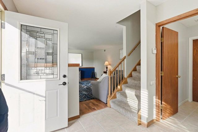 914 Kings Ridge COURT W, West Bend, WI 53090