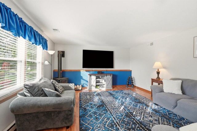 914 Kings Ridge COURT W, West Bend, WI 53090
