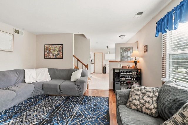 914 Kings Ridge COURT W, West Bend, WI 53090