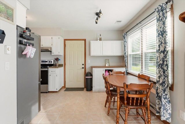914 Kings Ridge COURT W, West Bend, WI 53090