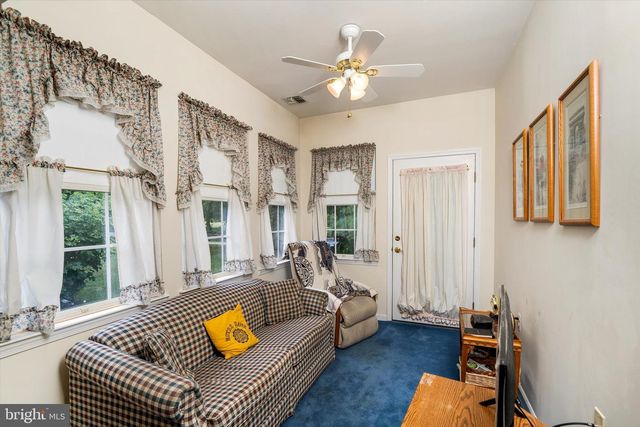 10 HUMMINGBIRD DR, Hamilton, NJ 08690