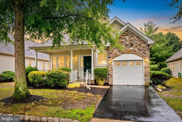 10 HUMMINGBIRD DR, Hamilton, NJ 08690