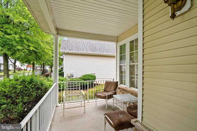 10 HUMMINGBIRD DR, Hamilton, NJ 08690