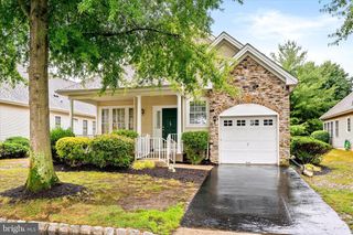10 HUMMINGBIRD DR, Hamilton, NJ 08690