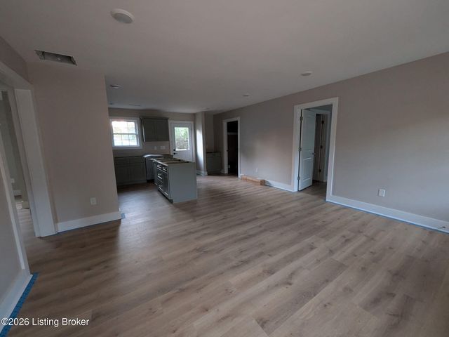 160 Harley Dr, Shepherdsville, KY 40165
