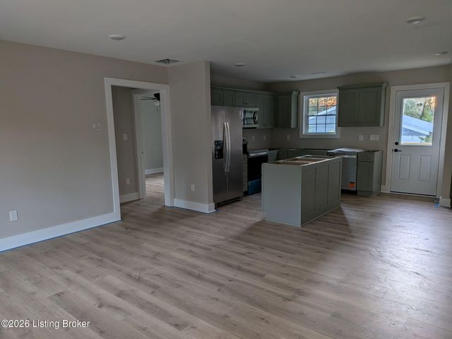 160 Harley Dr, Shepherdsville, KY 40165