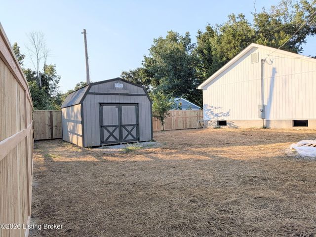 160 Harley Dr, Shepherdsville, KY 40165