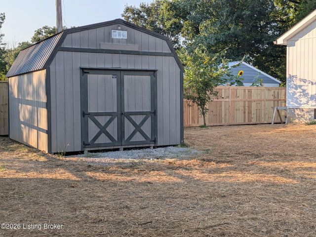 160 Harley Dr, Shepherdsville, KY 40165