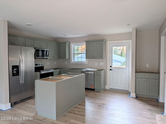 160 Harley Dr, Shepherdsville, KY 40165