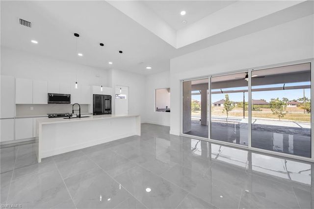 2720 NW 41st AVE, Cape Coral, FL 33993