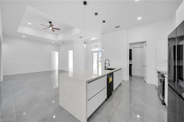 2720 NW 41st AVE, Cape Coral, FL 33993