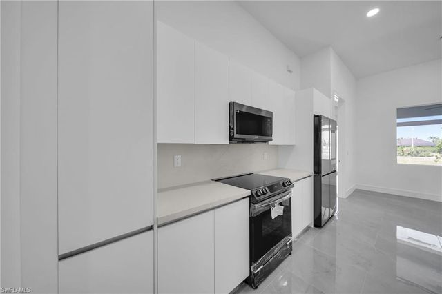 2720 NW 41st AVE, Cape Coral, FL 33993