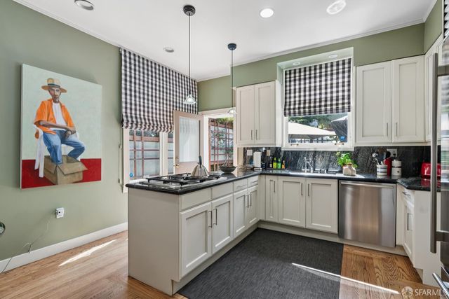 49 Sea Cliff Avenue, San Francisco, CA 94121