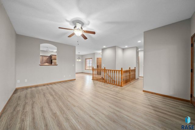 6608 S Bellwood Ave Avenue, Sioux Falls, SD 57108