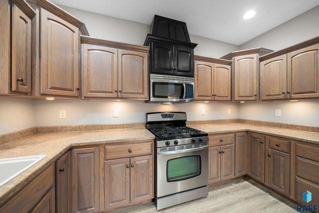 6608 S Bellwood Ave Avenue, Sioux Falls, SD 57108