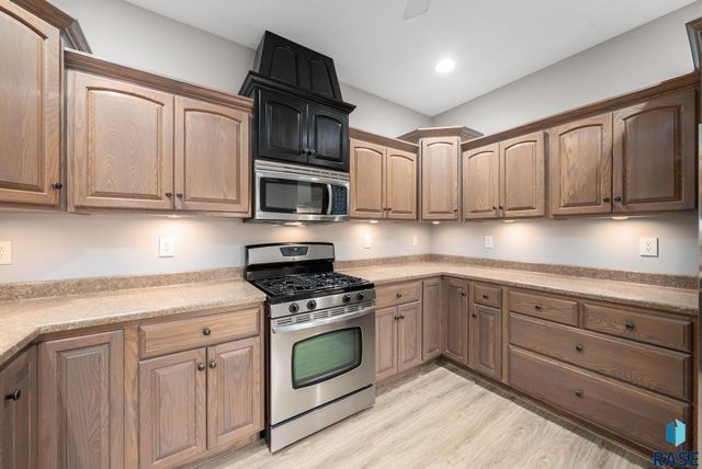 6608 S Bellwood Ave Avenue, Sioux Falls, SD 57108