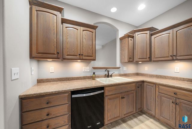 6608 S Bellwood Ave Avenue, Sioux Falls, SD 57108