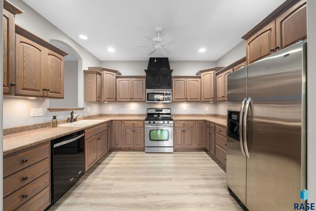 6608 S Bellwood Ave Avenue, Sioux Falls, SD 57108