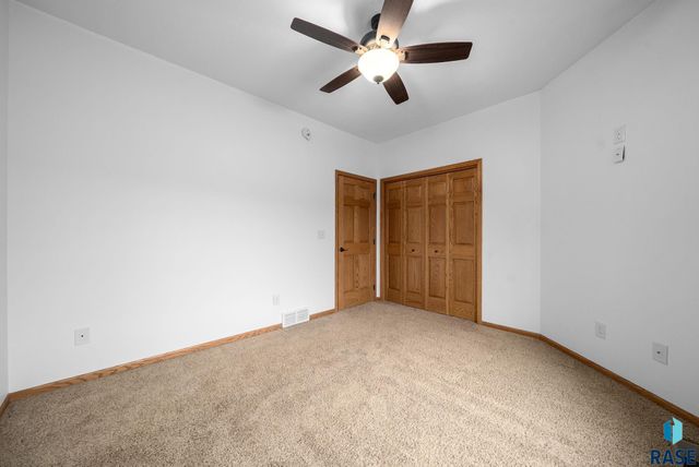 6608 S Bellwood Ave Avenue, Sioux Falls, SD 57108