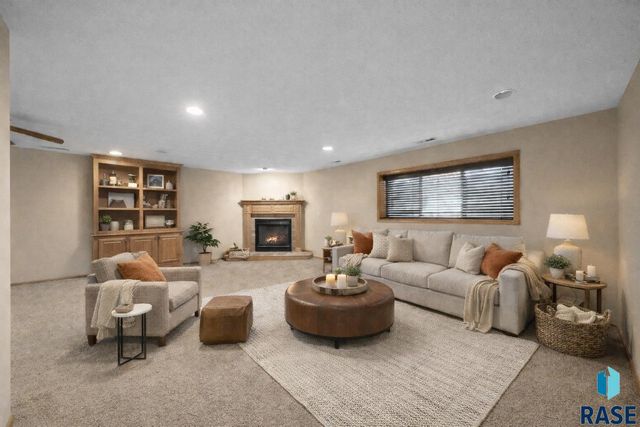 6608 S Bellwood Ave Avenue, Sioux Falls, SD 57108